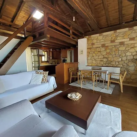 Case de vacanță Anastasia Stone House