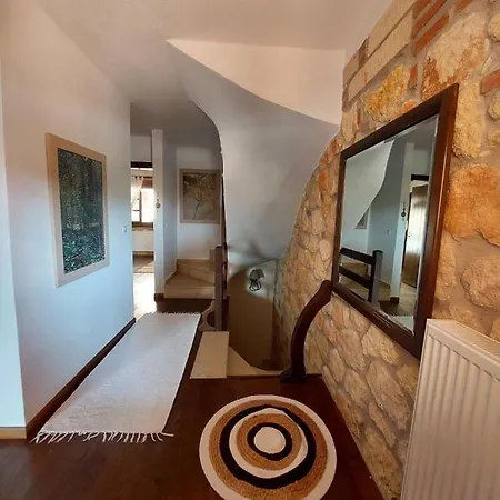 Anastasia Stone House Case de vacanță