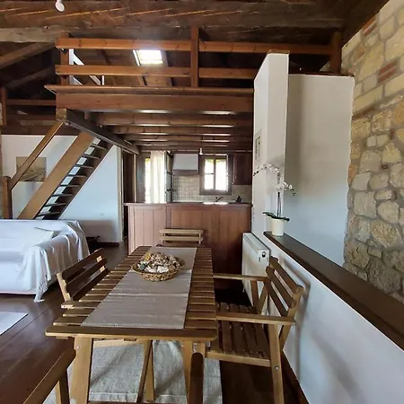 Anastasia Stone House Case de vacanță